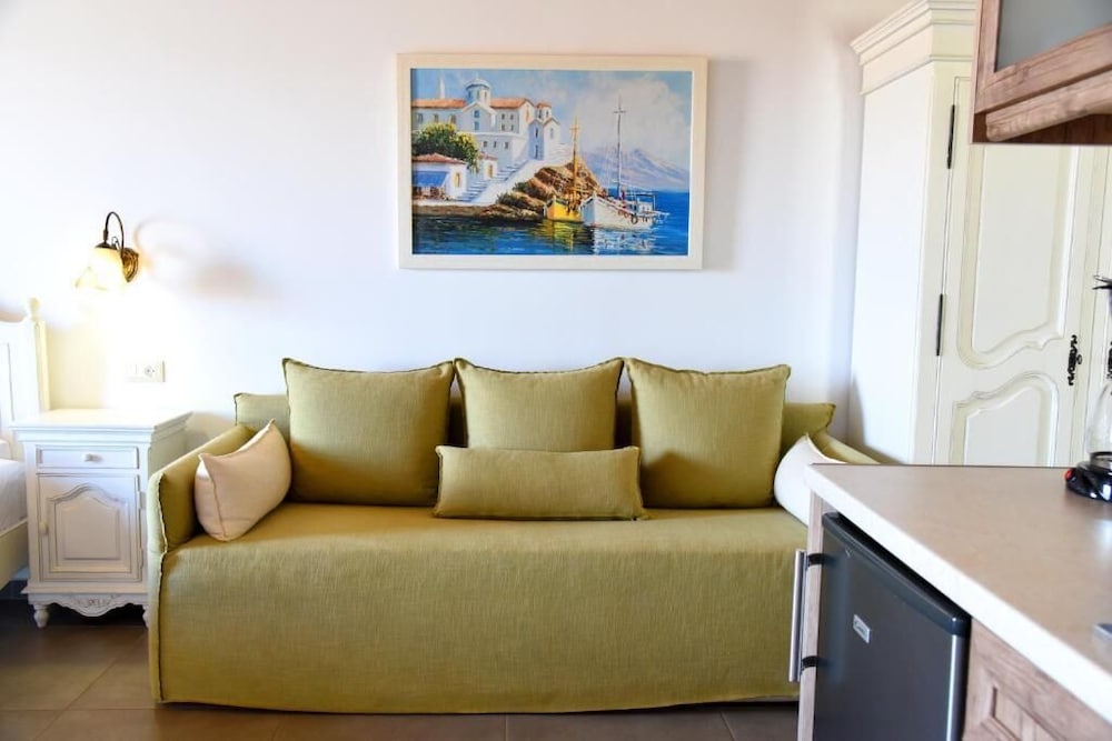 Messaria Hotel 49/63