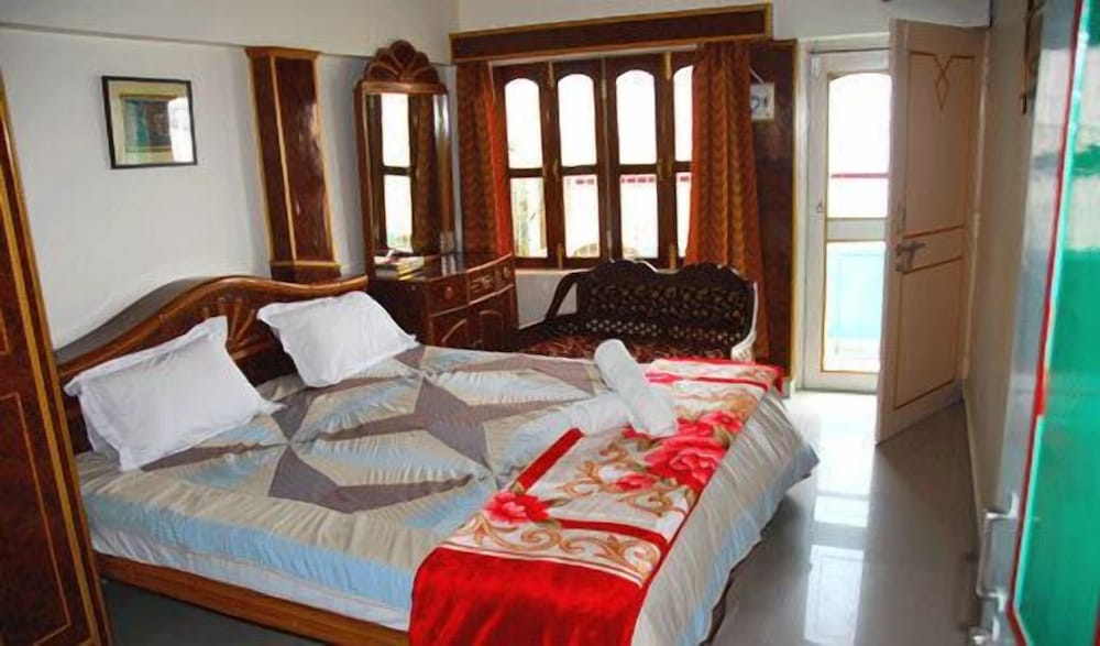Kedareswar Bed and Breakfast 9/36
