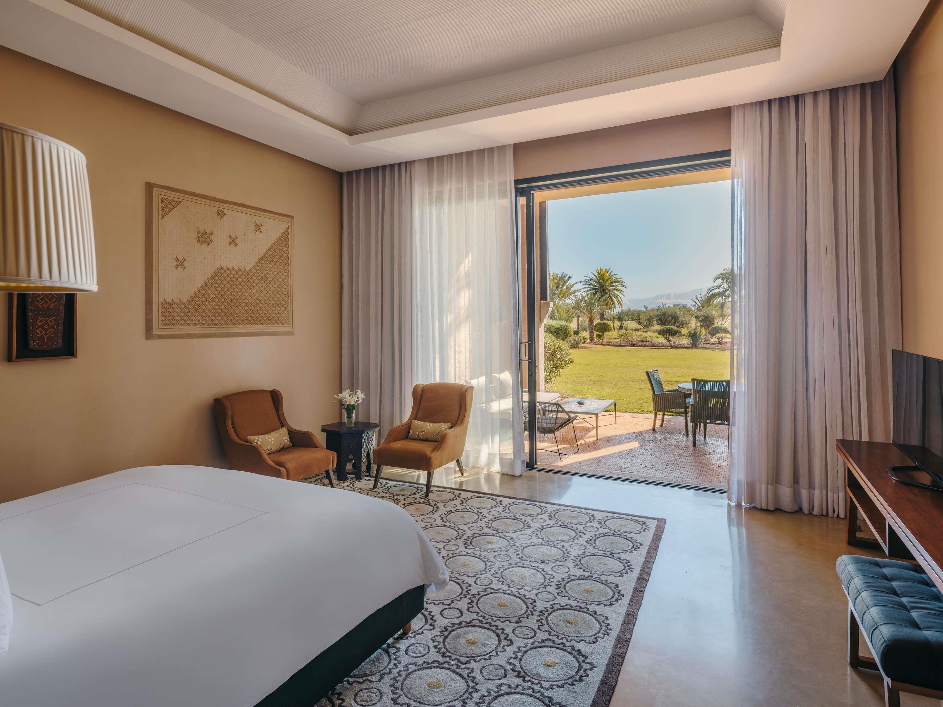 Family Suite, King Bed, Golf and Mountain View