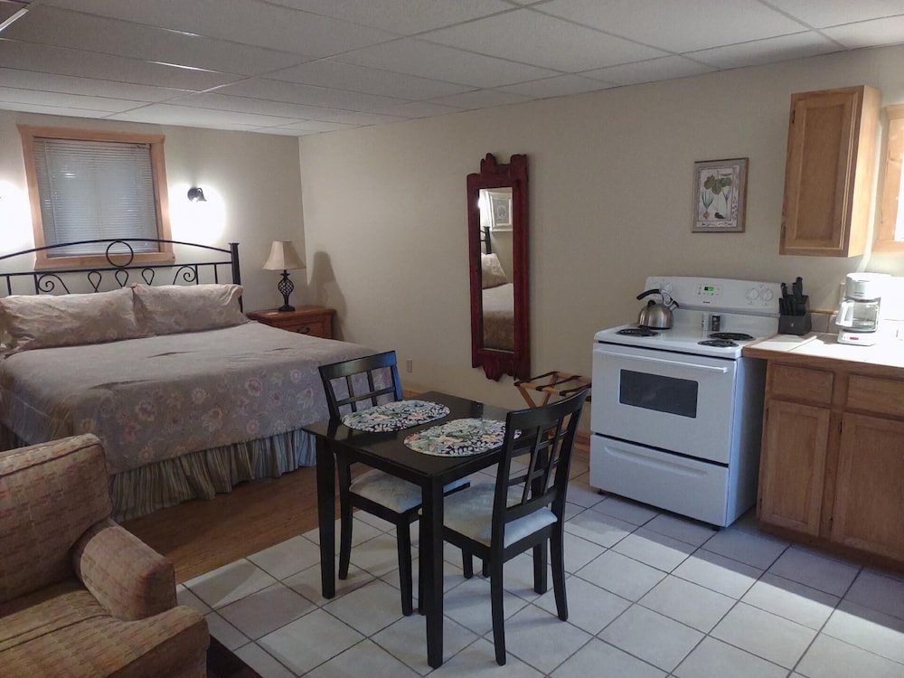 Rocky Mountain Inn 30/50