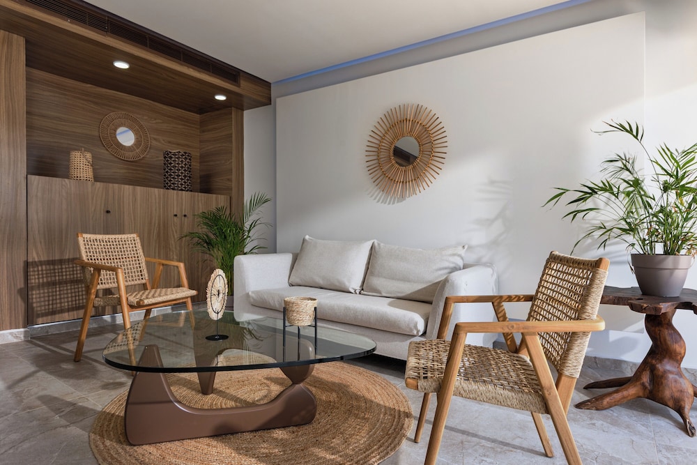 So White Club Resort 35/55