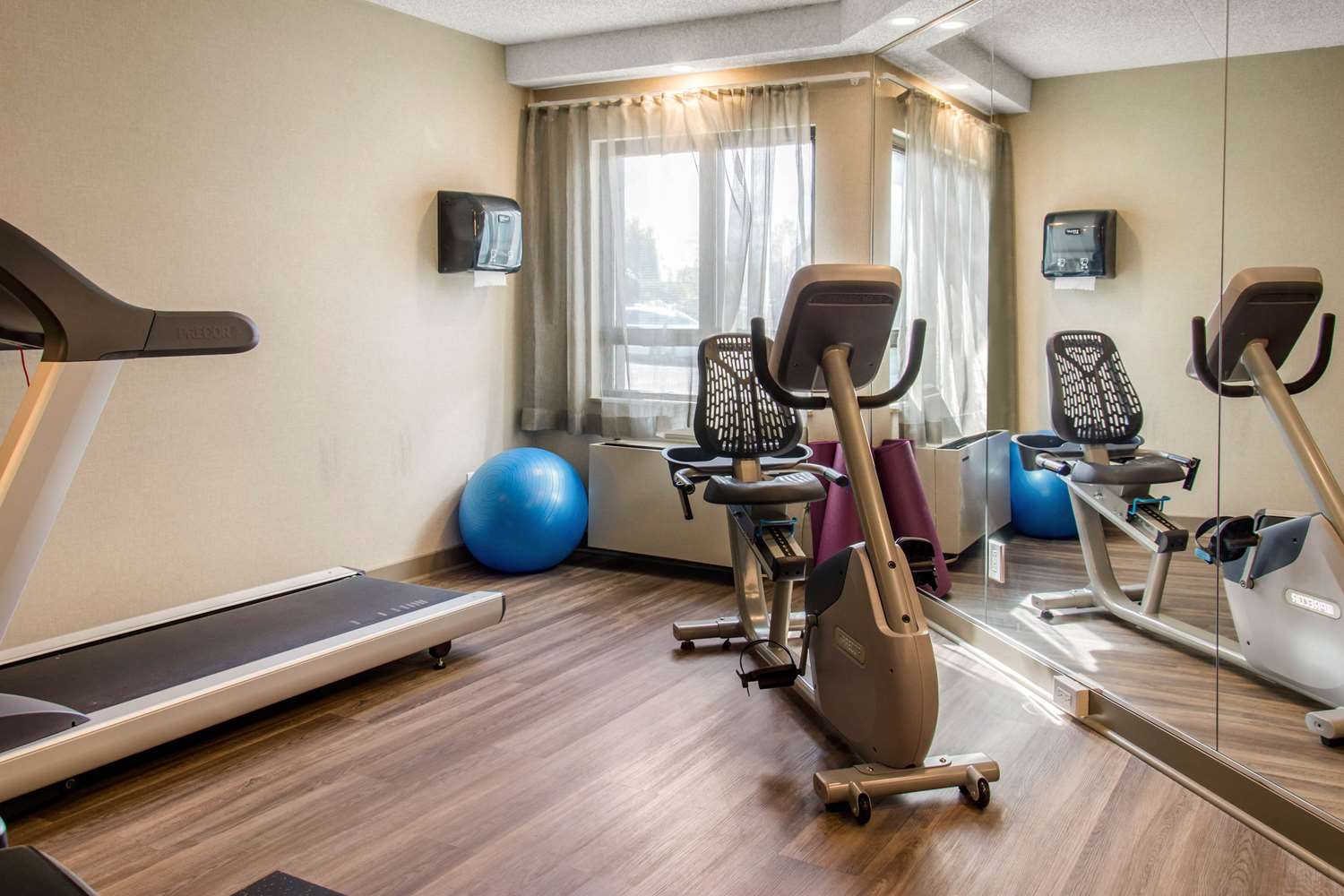 Comfort Inn Aeroport Dorval QC 8/17
