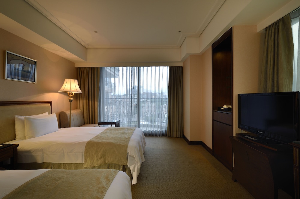 DELUXE, TWIN BEDS