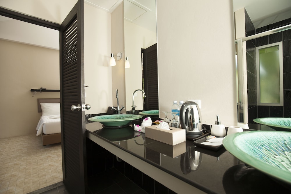 The Lifeco Phuket Well-Being Detox Center 26/83