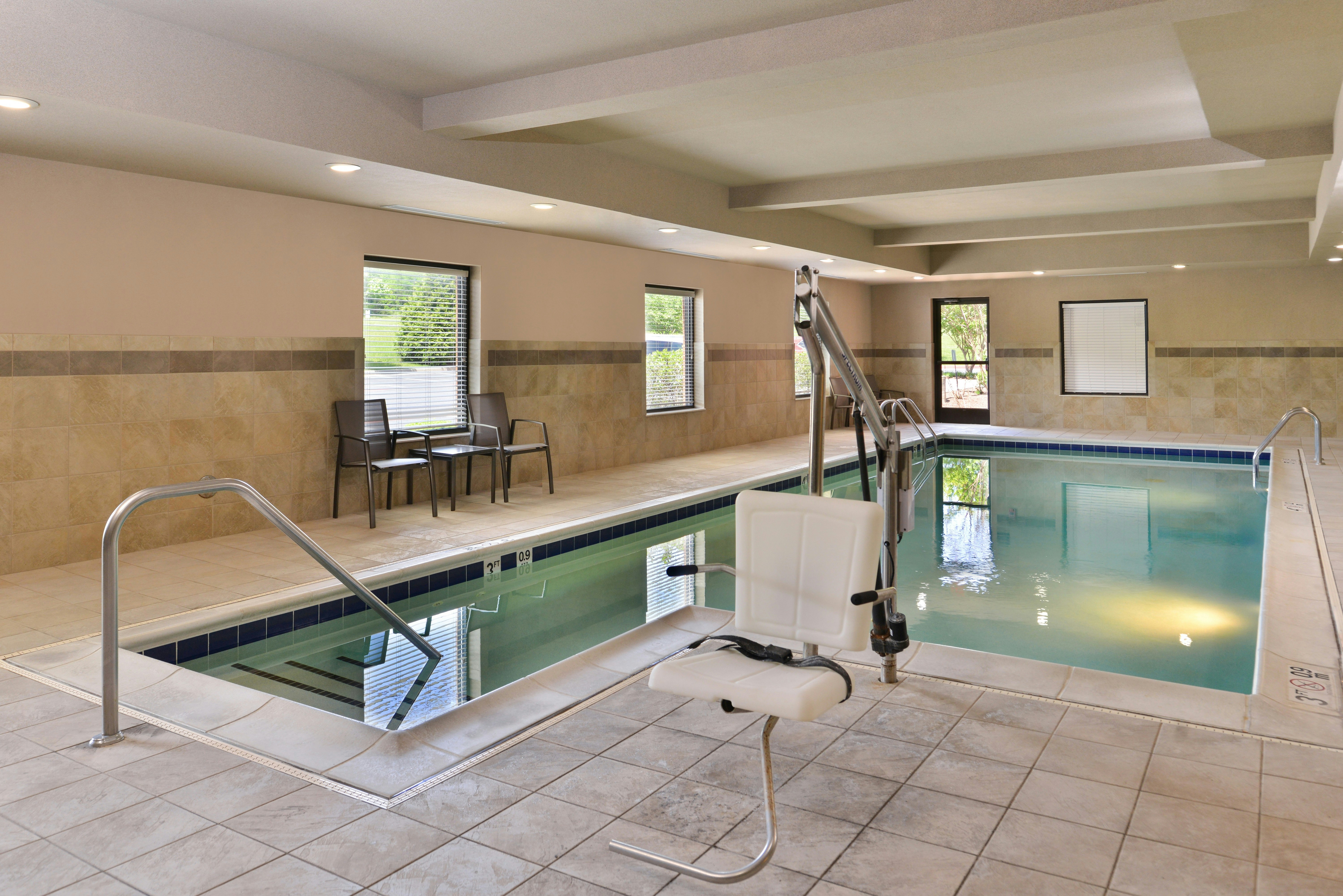 Hampton Inn Harrisonburg South 32/53