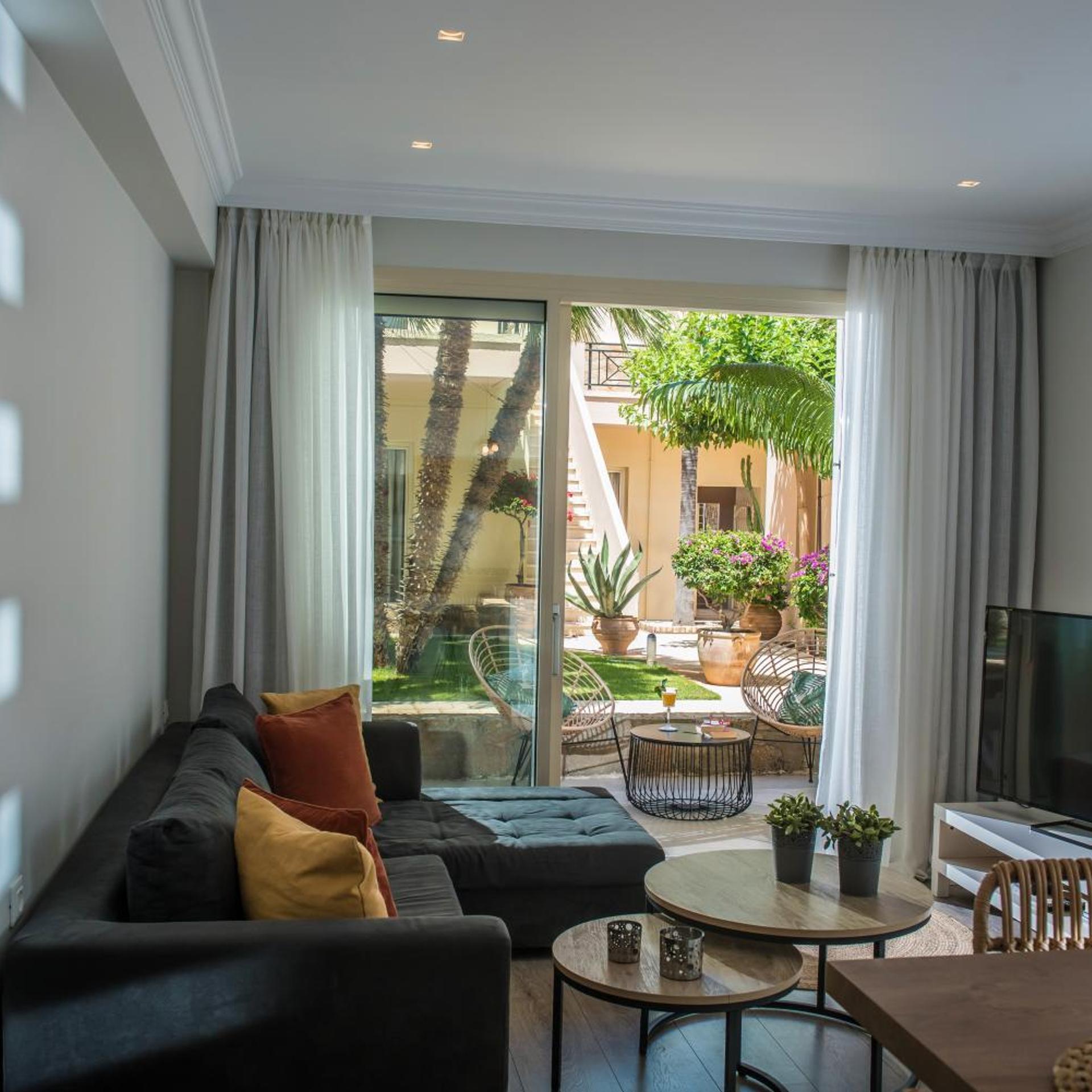 Danaides Hotel 29/47
