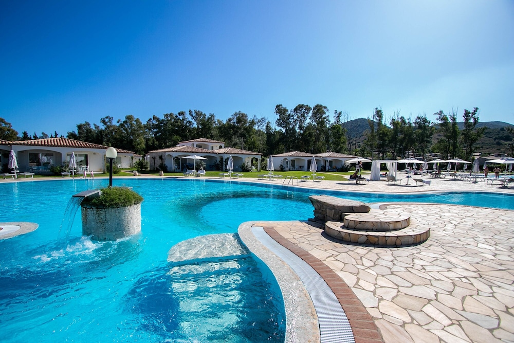 Limone Beach Resort 33/38