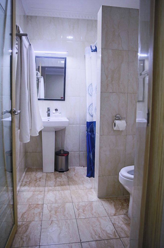 Hill View Hotel &amp; Apartments 48/49