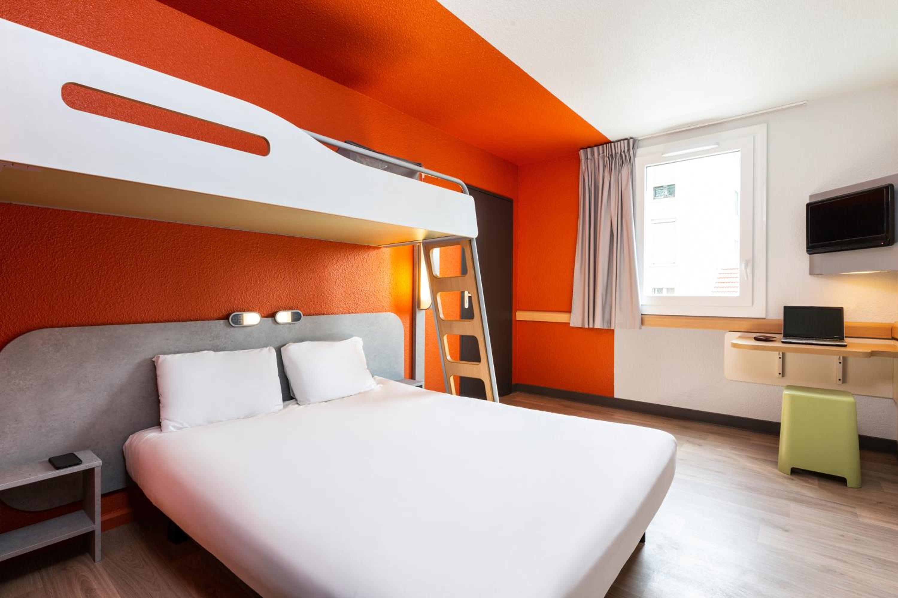 ROOM, TRIPLE, DOUBLE AND BUNK BED