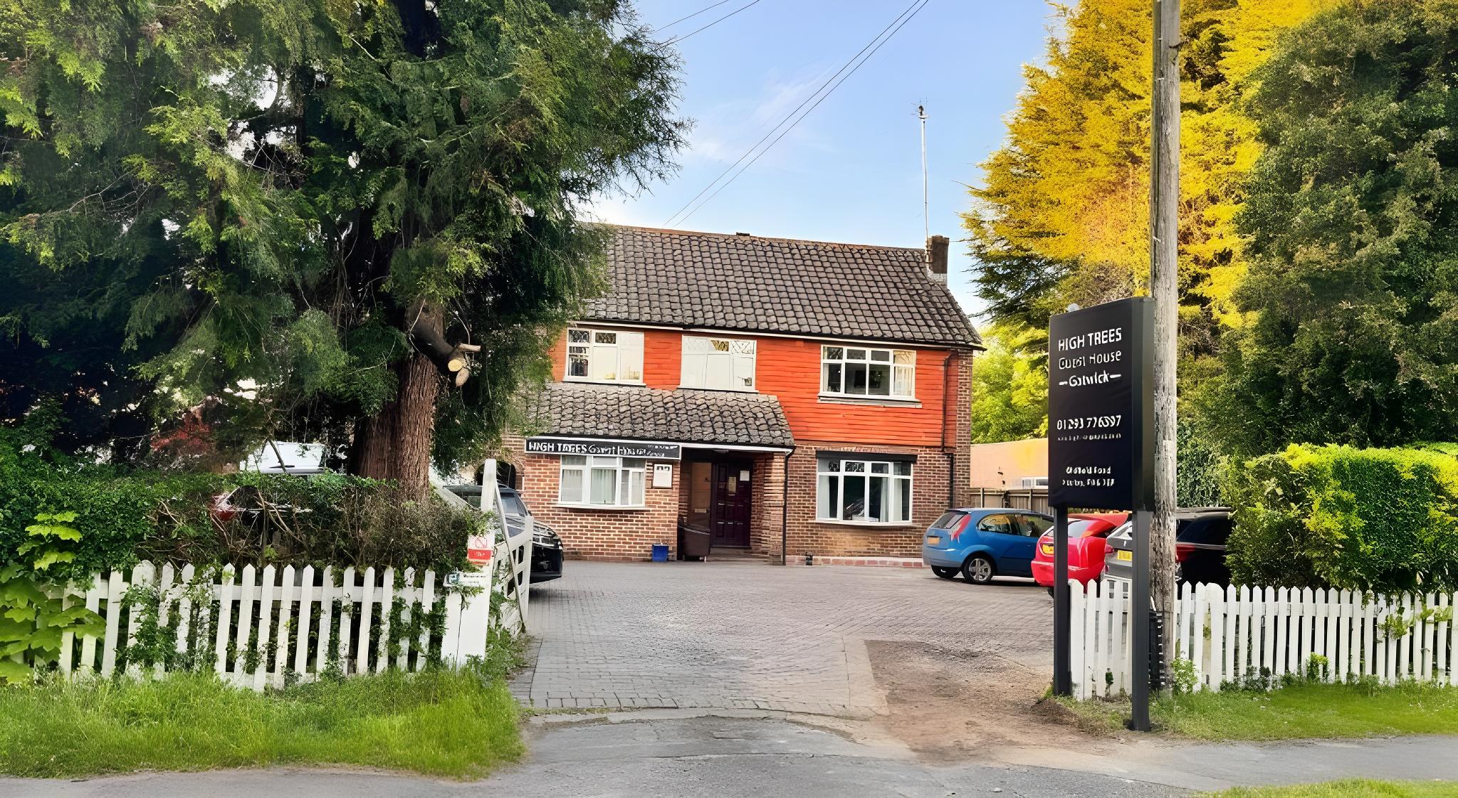 High Trees Guest House Gatwick 39/49