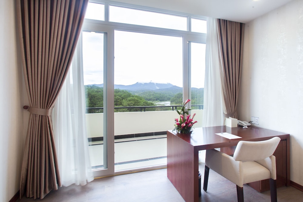 Ladalat Hotel 56/80
