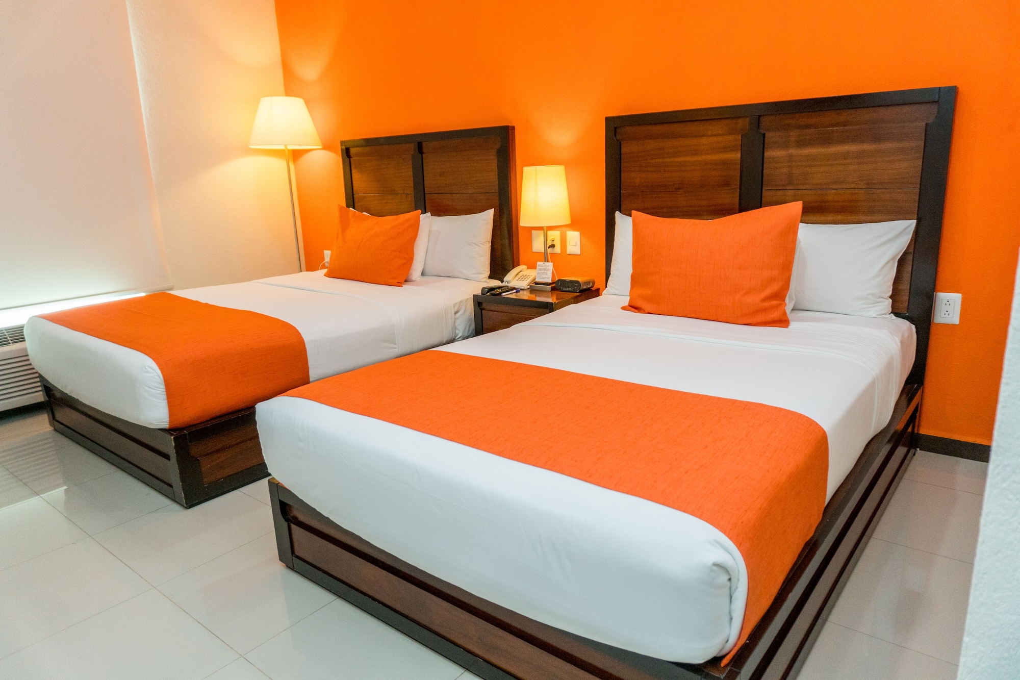 ROOM, DOUBLE BED