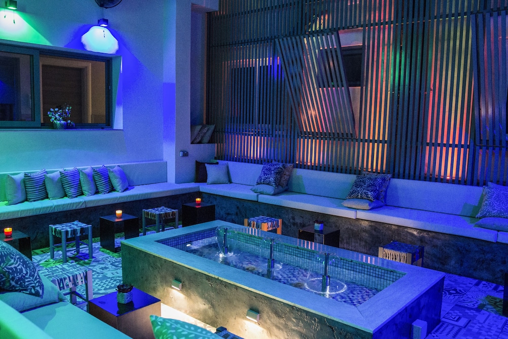 Urbano Hotel 50/50