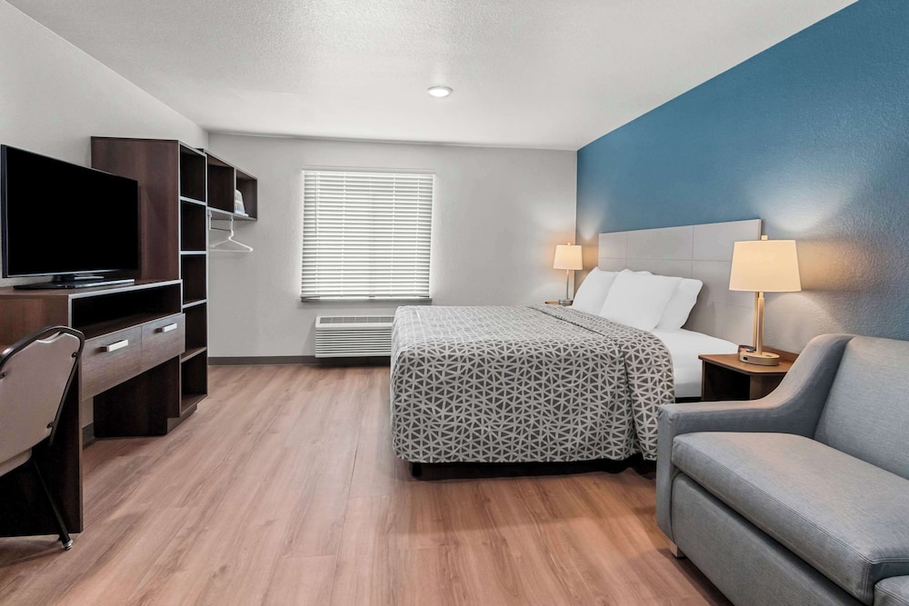 WoodSpring Suites Waco South 18/28