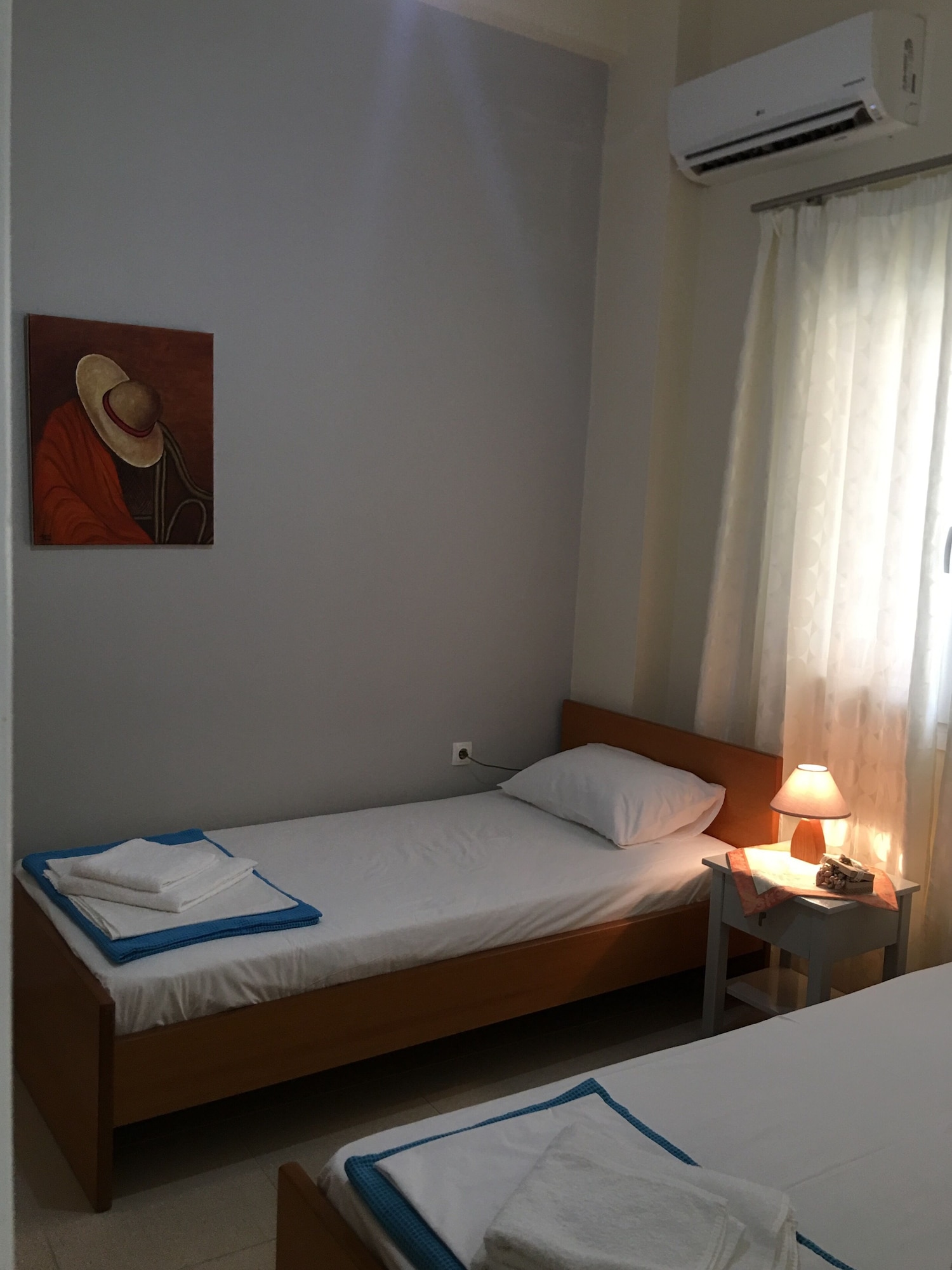 APARTMENT, TWIN BEDS