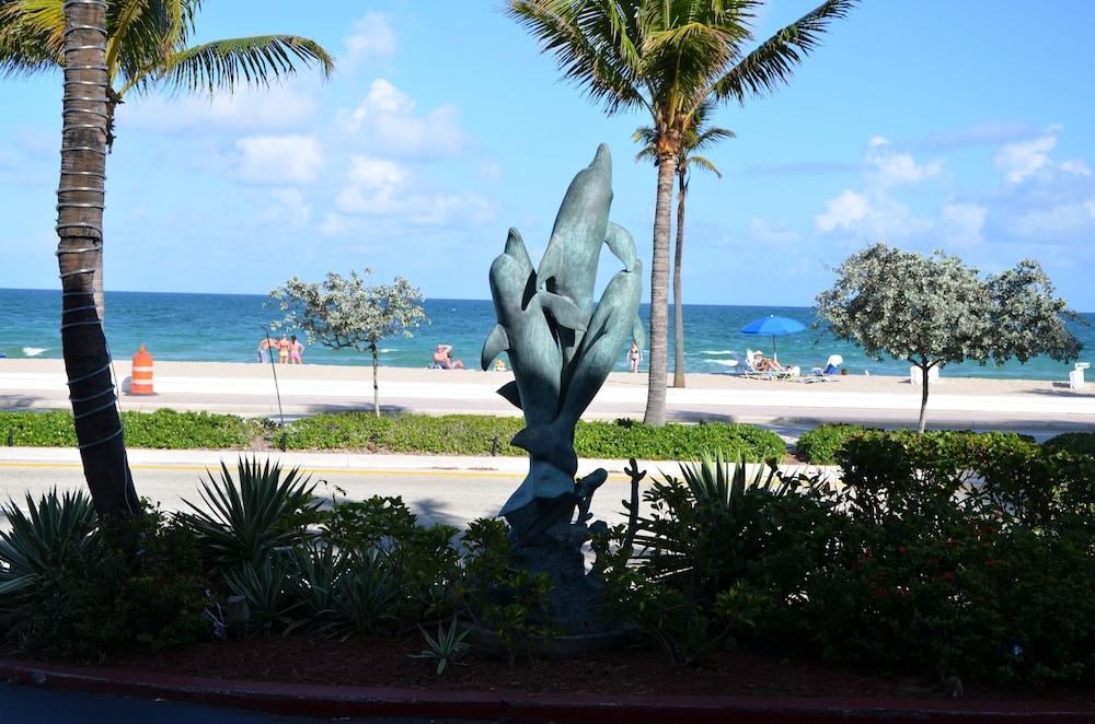 Sea Club Resort 7/45