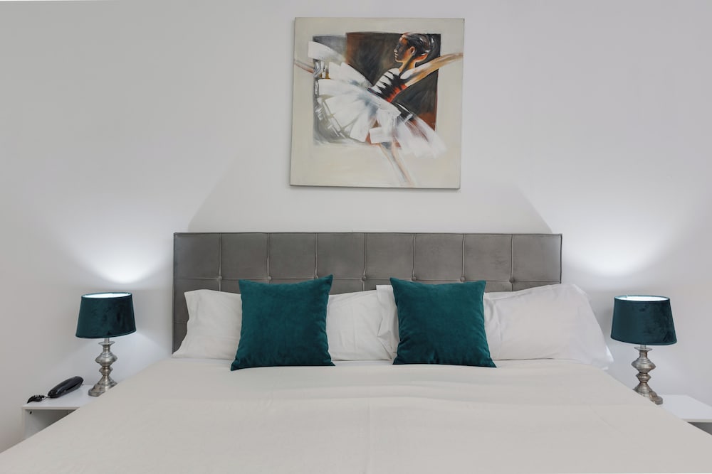 Madrid Hotel 34/73