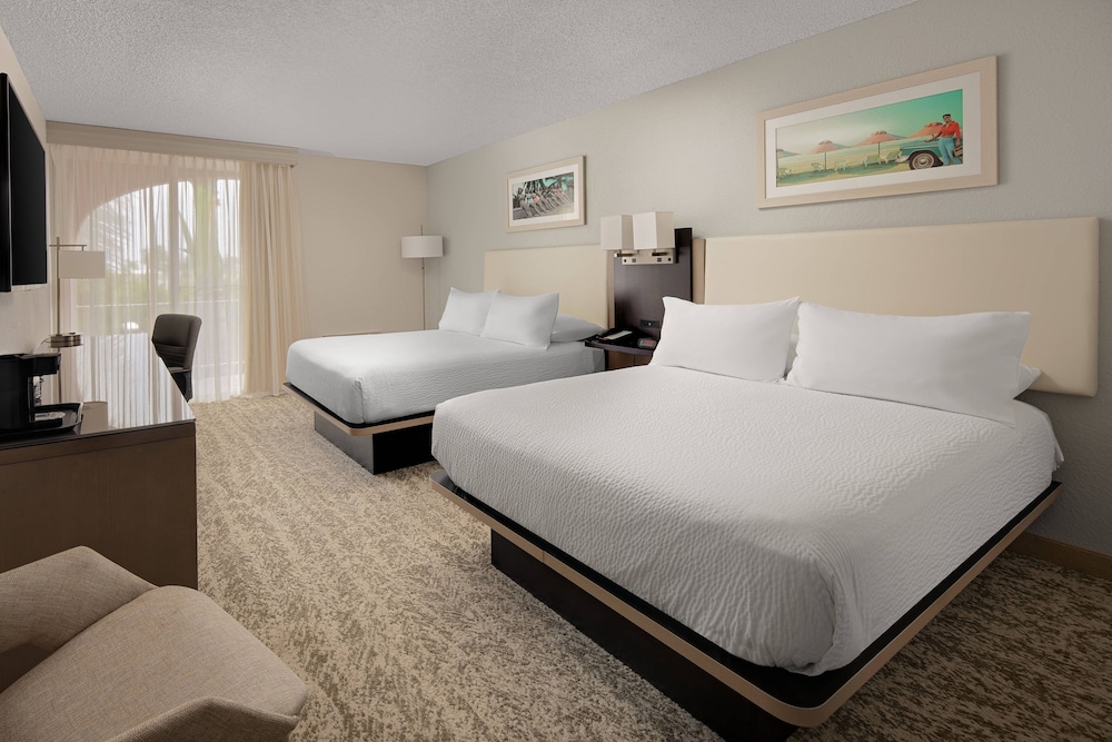 Fairfield Inn And Suites Palm Beach 8/18