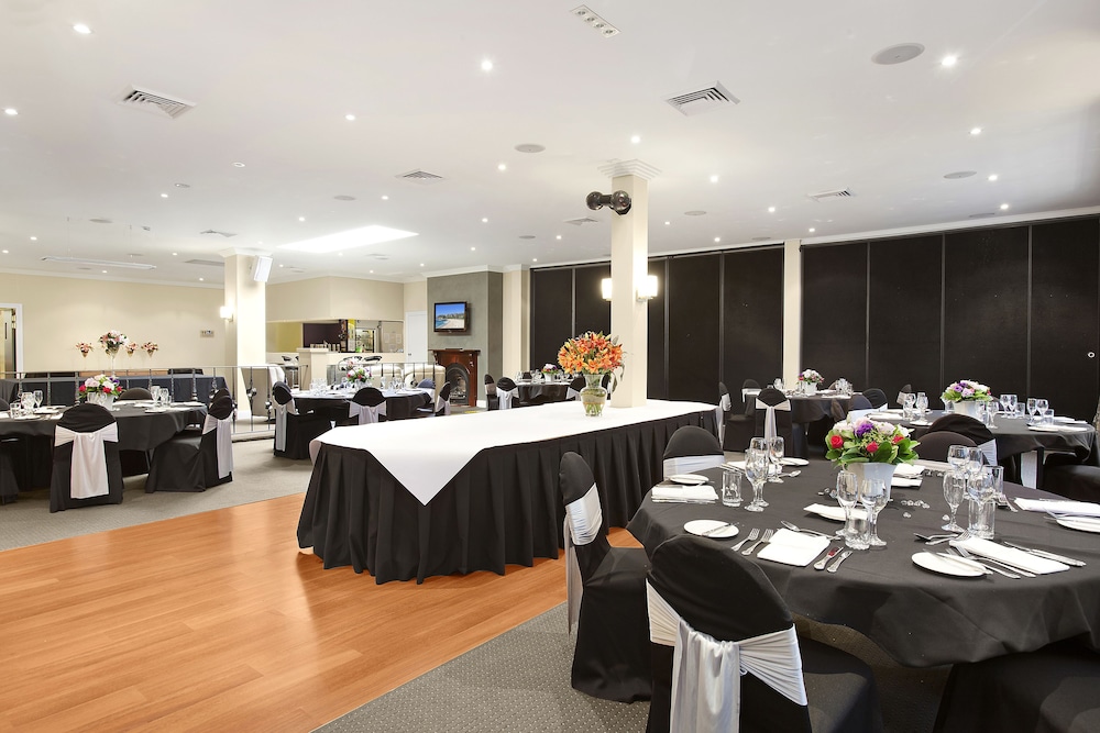 CHECKERS RESORT & CONFERENCE CENTRE 36/52