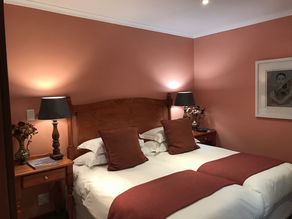 The Crown Guesthouse 9/50