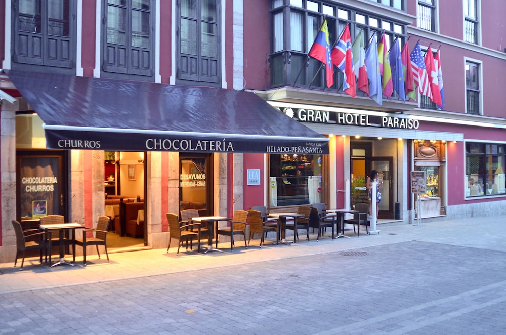 Gran Hotel Paraiso 7/65