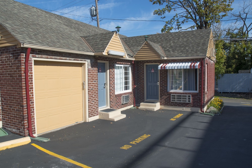 Capitol Hill Motel 61/65