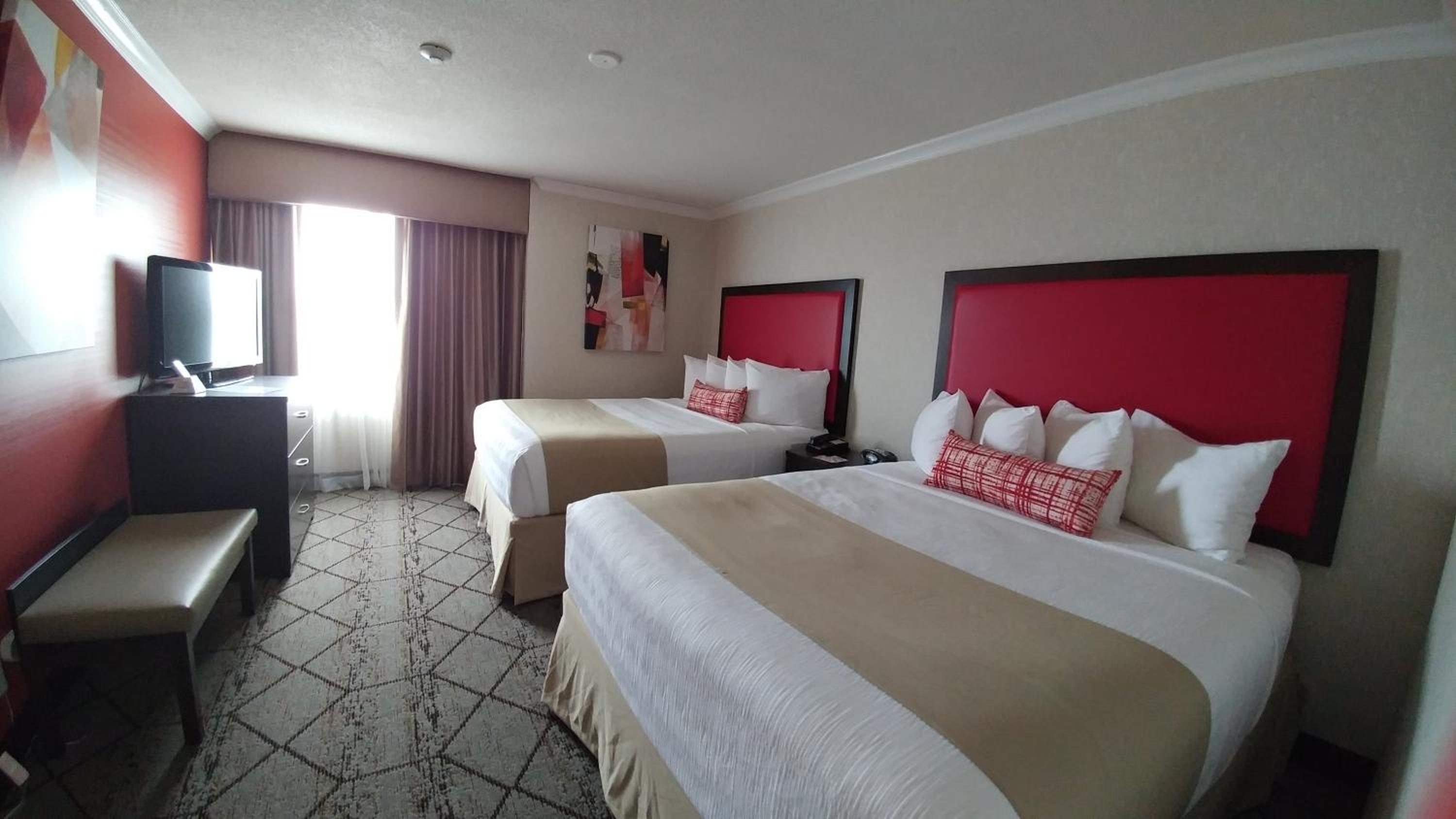 جناح بسريرين كوين مع أريكة، Best Western Plus Rose City Suites 2/10