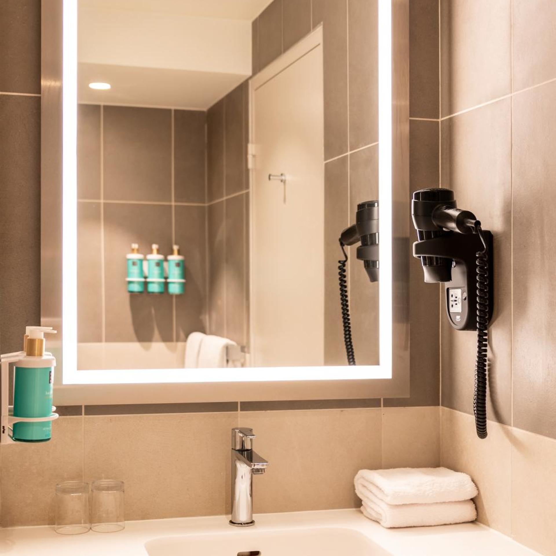 جناح عائلي بسرير مزدوج مع أريكة، Novotel Paris Orly Rungis 7/10