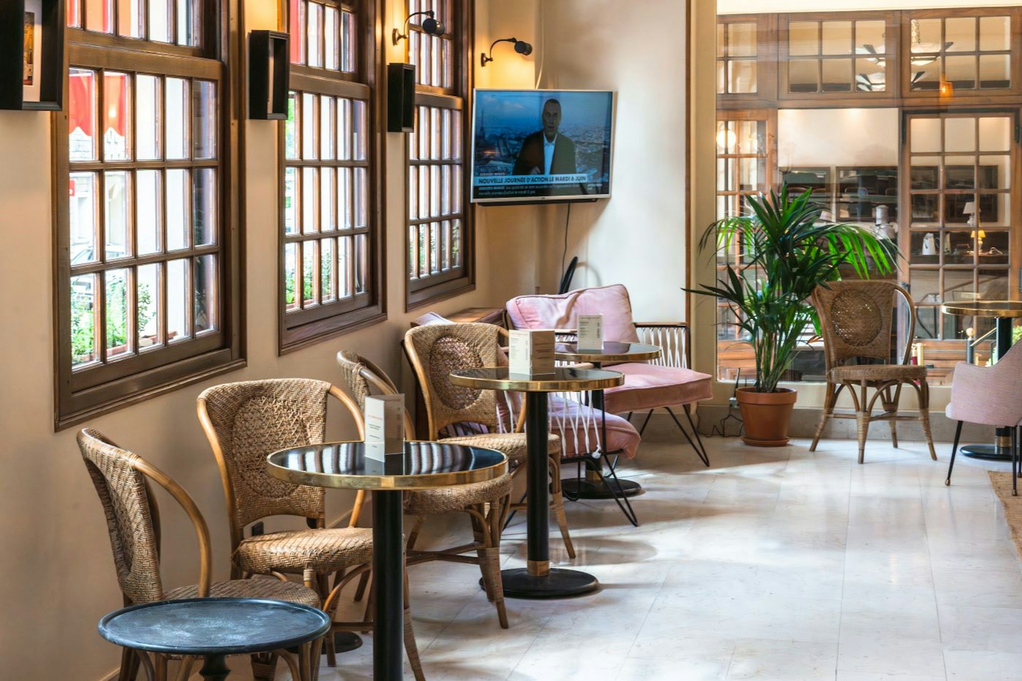 Le Grand Hotel de L Esperance 42/52