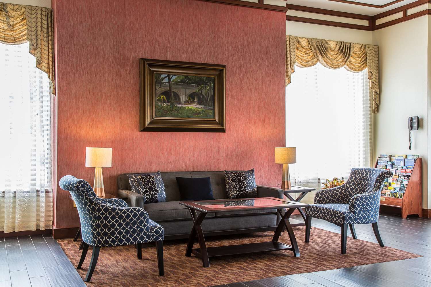Hamden Hotel & Suites 25/26