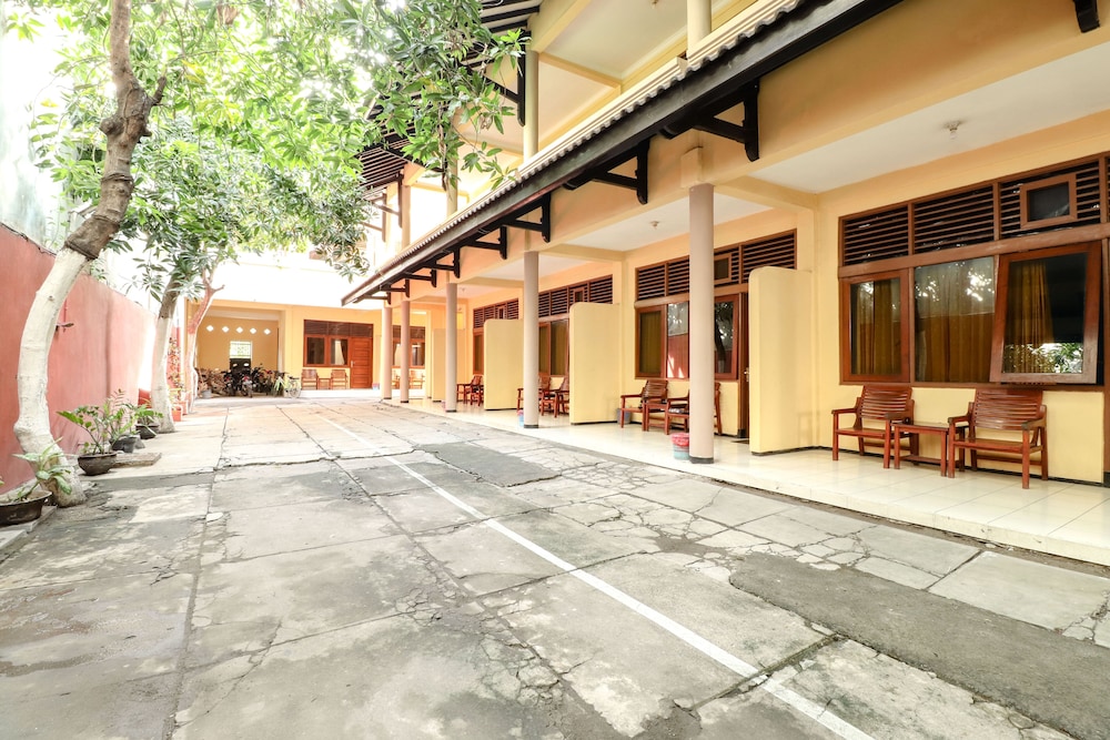 Hotel Bungurasih Syariah by ZUZU 23/26