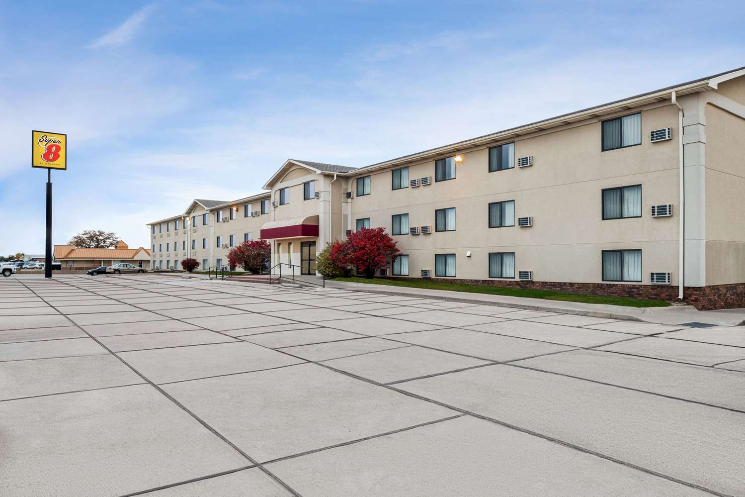 Super 8 by Wyndham Lincoln North 23/32