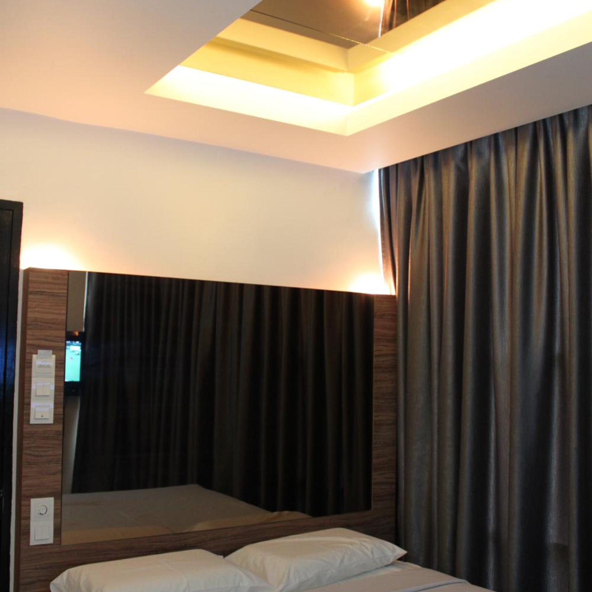 Dream Hotel 26/36