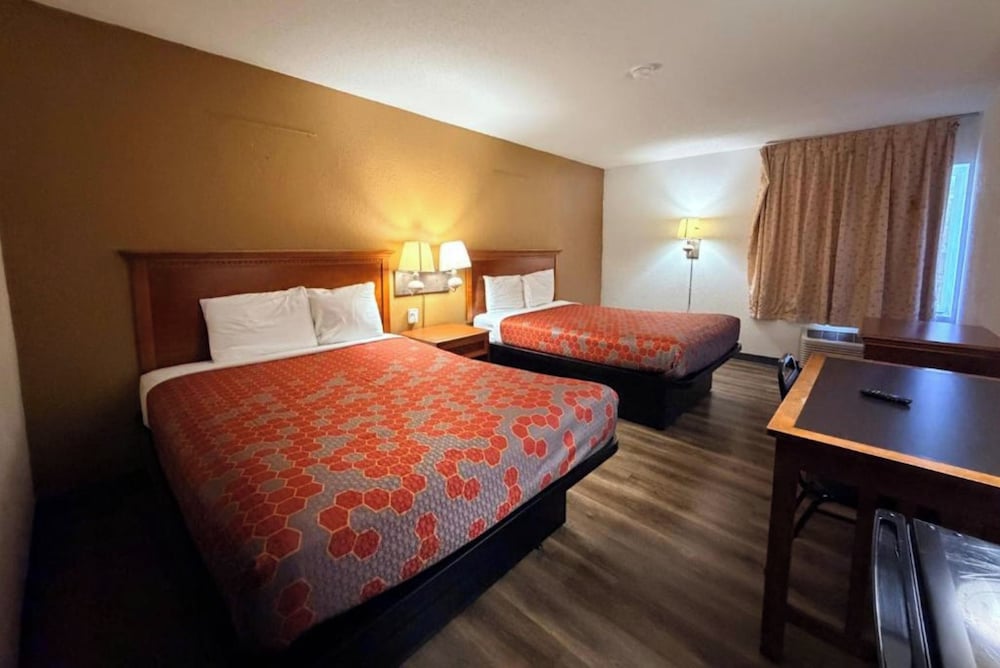 Room at OYO Extended Stay Inn & Suites, MARION - IL
