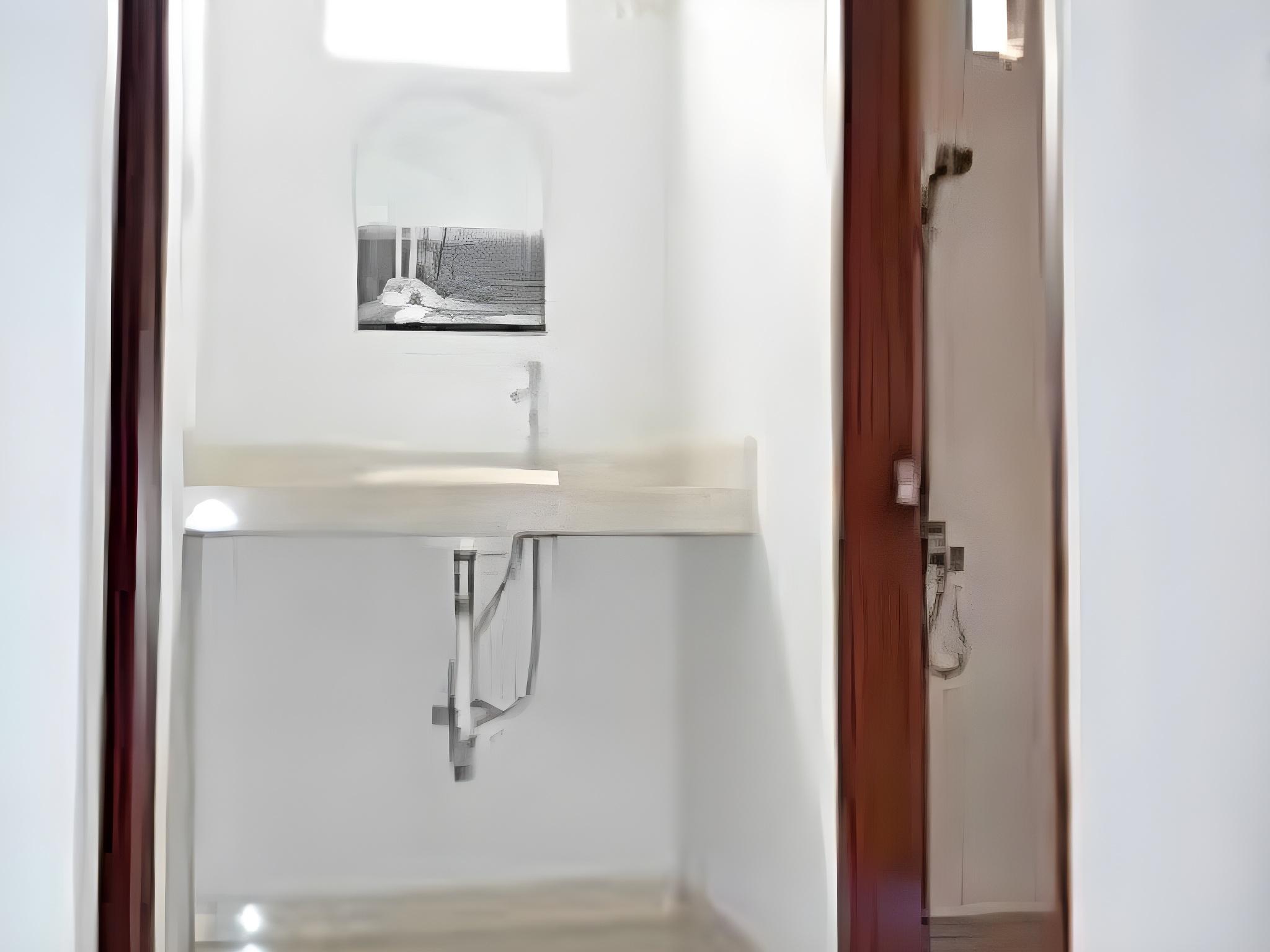 Reddoorz Kartika Plaza 3 18/35