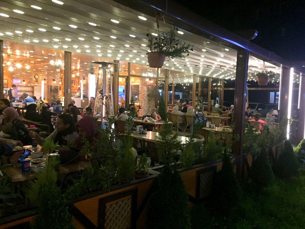 Inanlar Garden Hotel & Bungalow 48/58