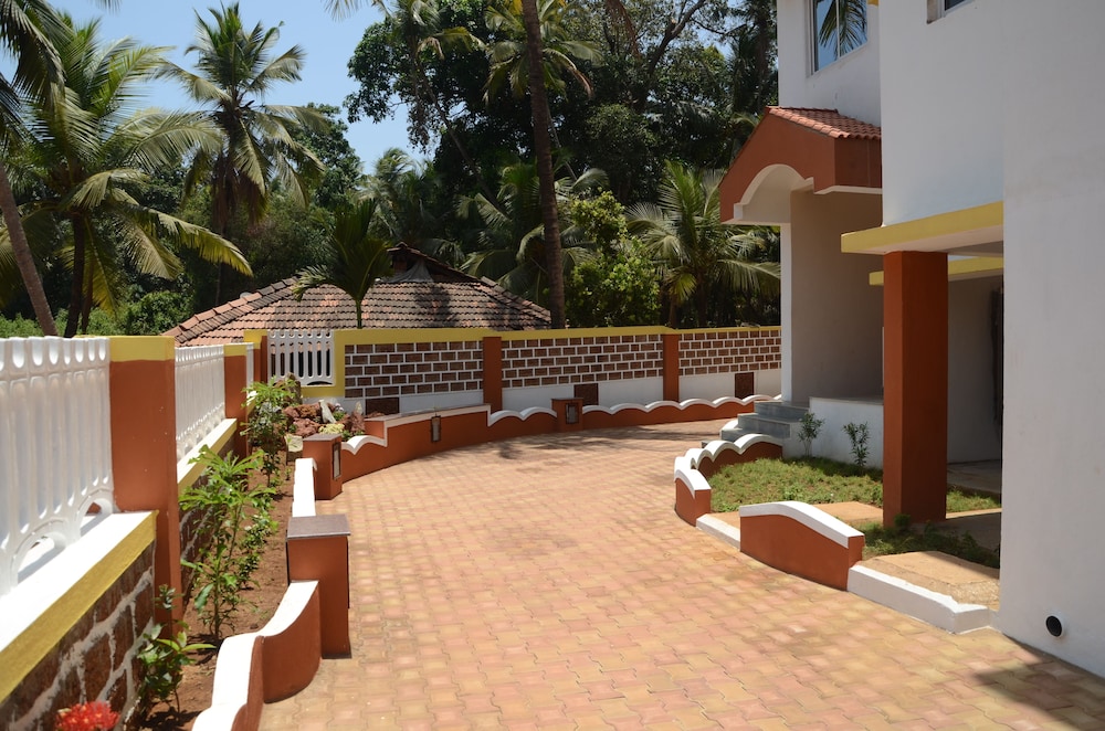 A'S HOLIDAY RESORT 20/25