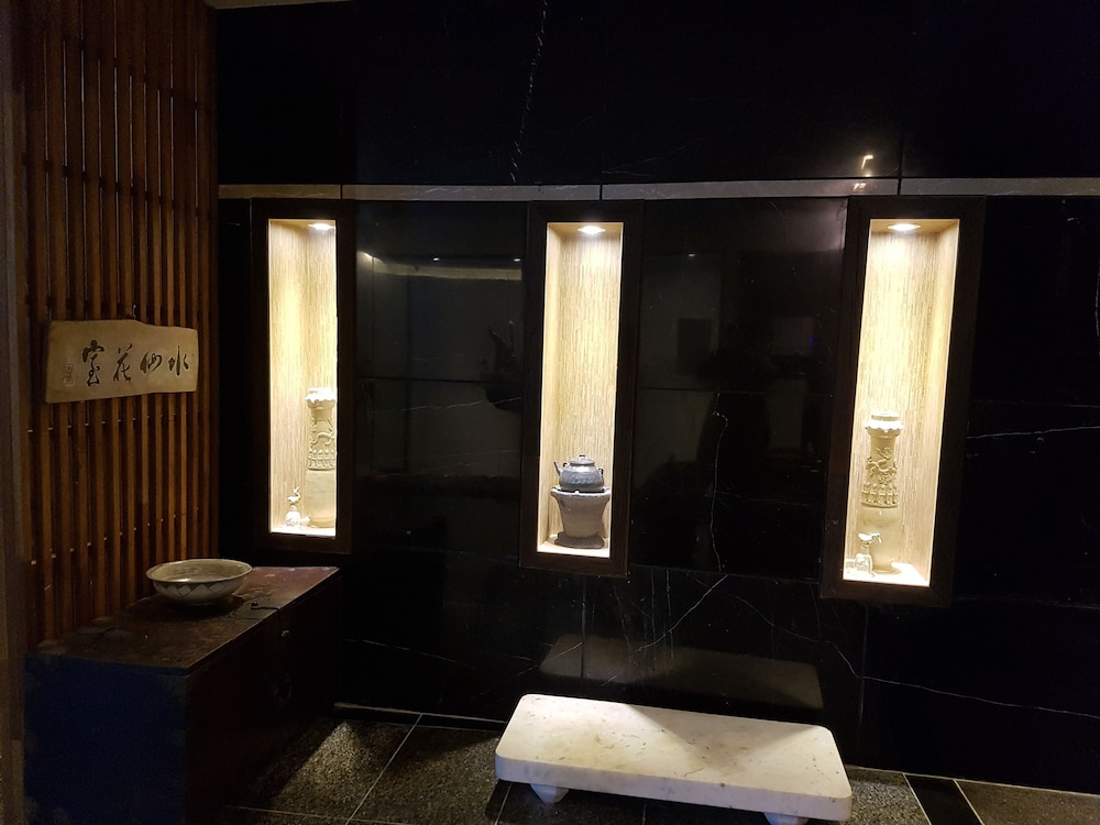 Bandal Hotel 24/25