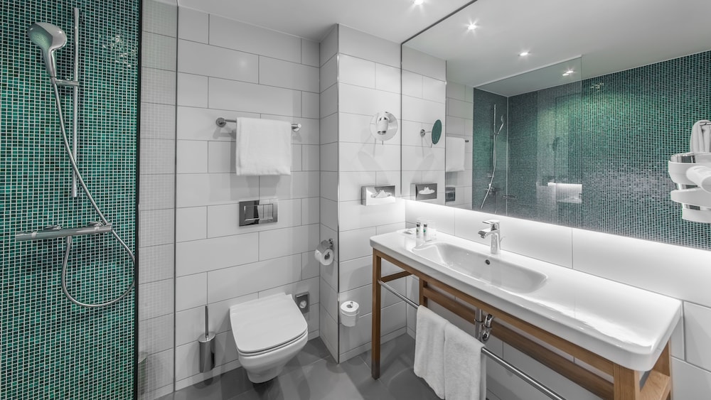 غرفة بريميوم بسرير فردي، Holiday Inn Munich Leuchtenbergring, an IHG Hotel 2/2
