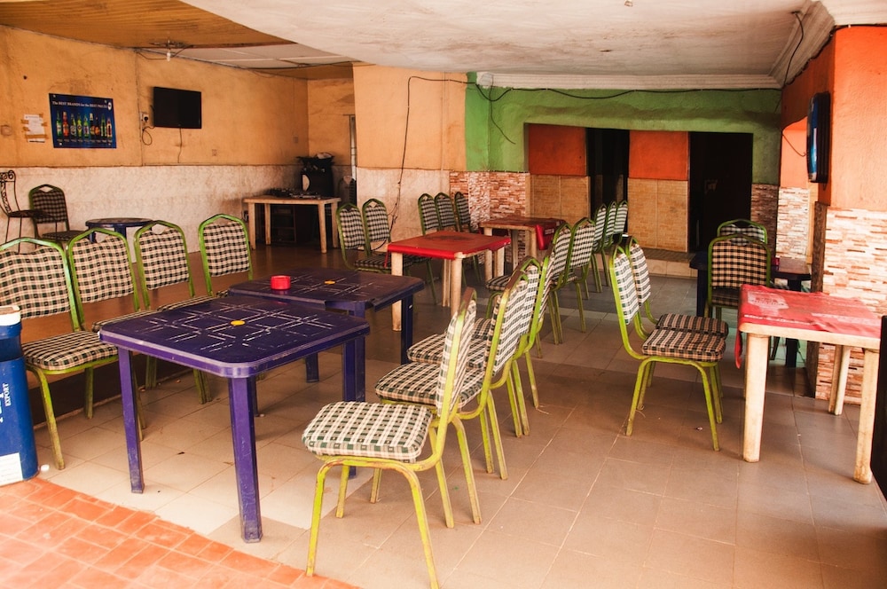 Alfoscar Hotel & Suites 21/26