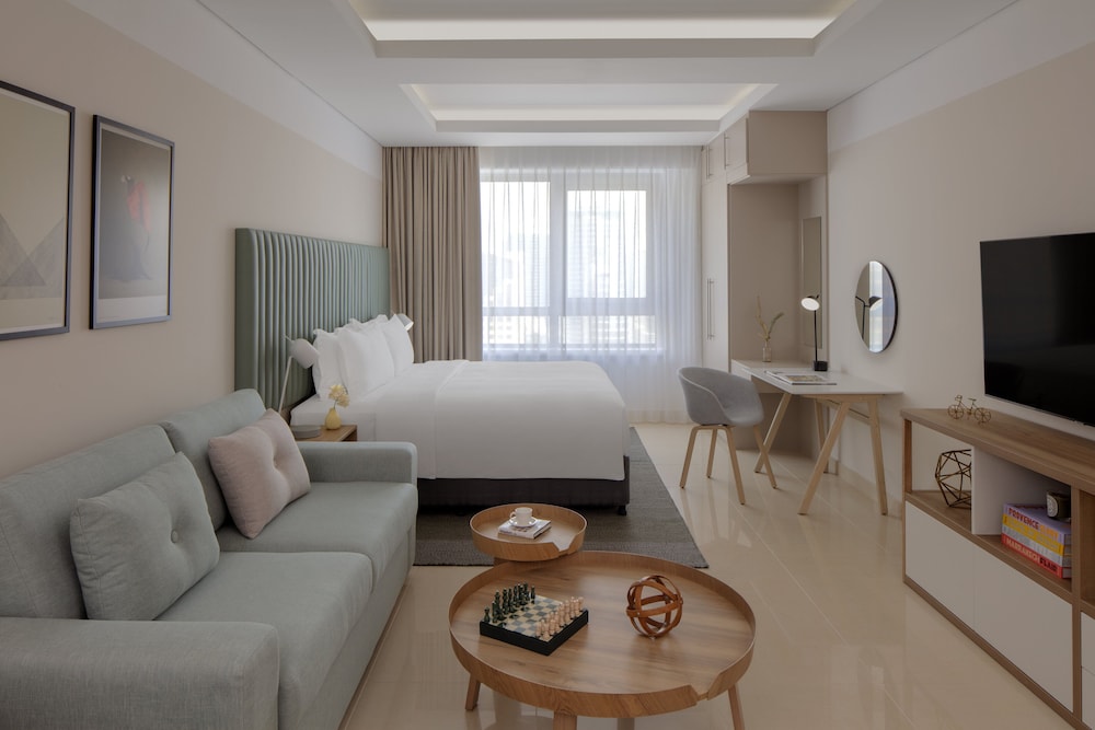 Staybridge Suites Dubai Internet City 32/60