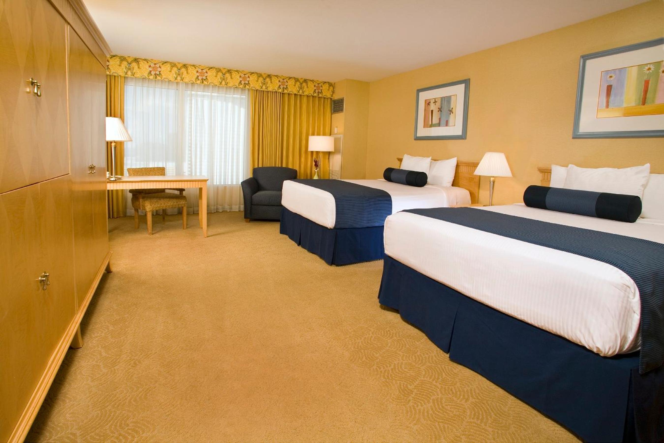Connecting, Tower, Premier, Queen Bed