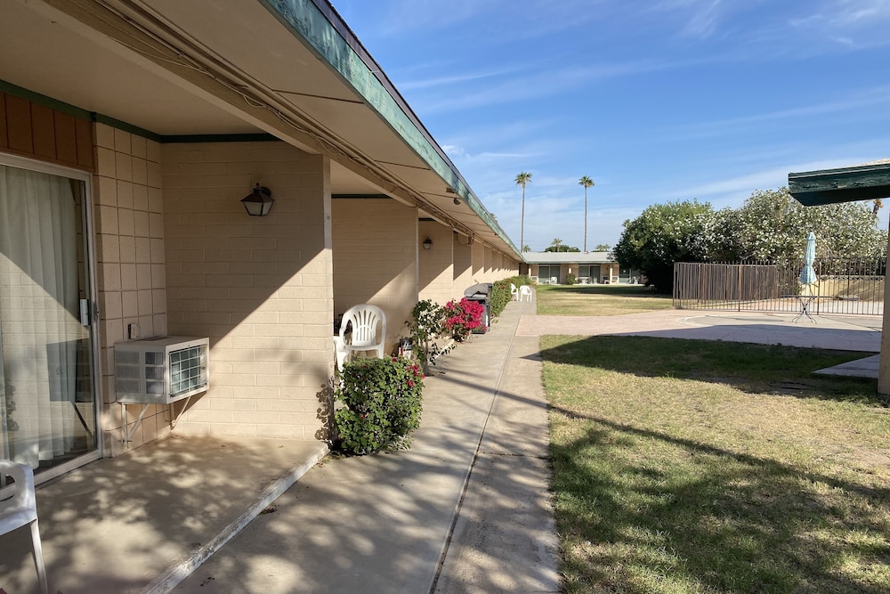 Hotel Yuma AZ Desert Grove 32/47