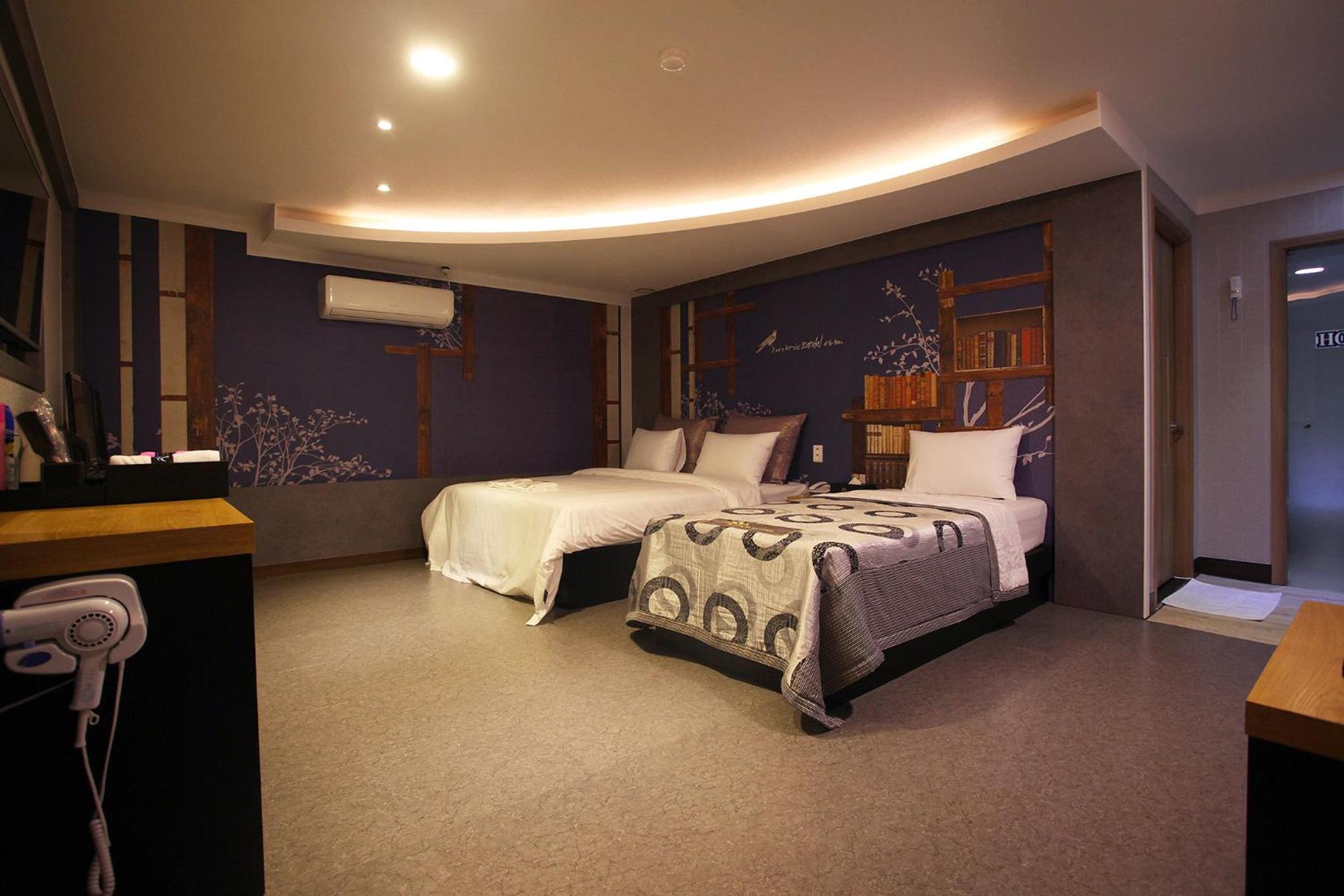 Hotel Luxe 10/75