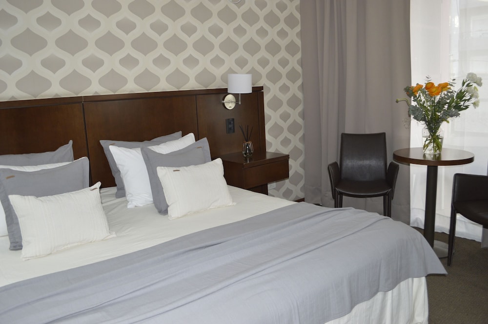 Ian Hotel (ex Howard Johnson Palermo) 18/54