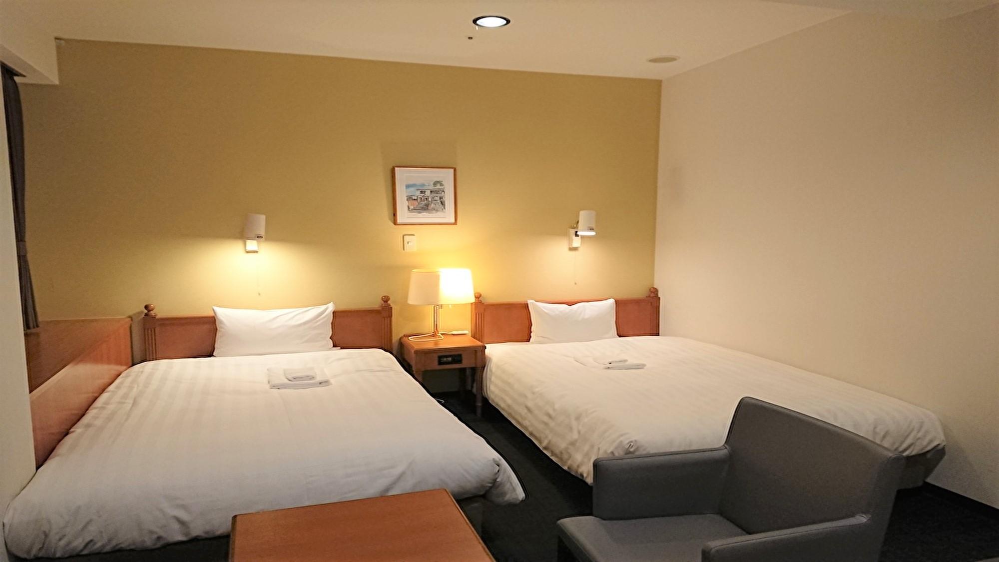 Lanai, Twin Beds