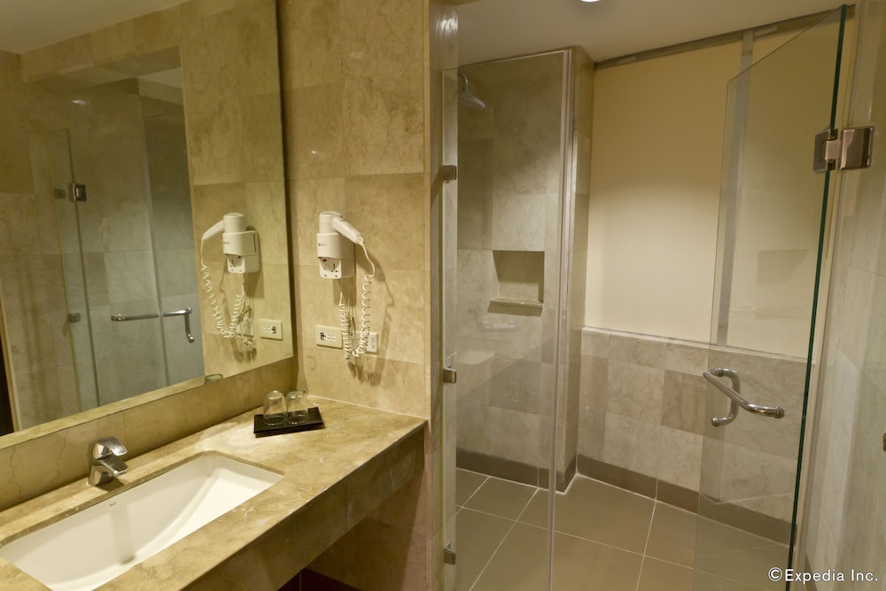 Crown Regency Hotel and Towers Cebu City 46/47