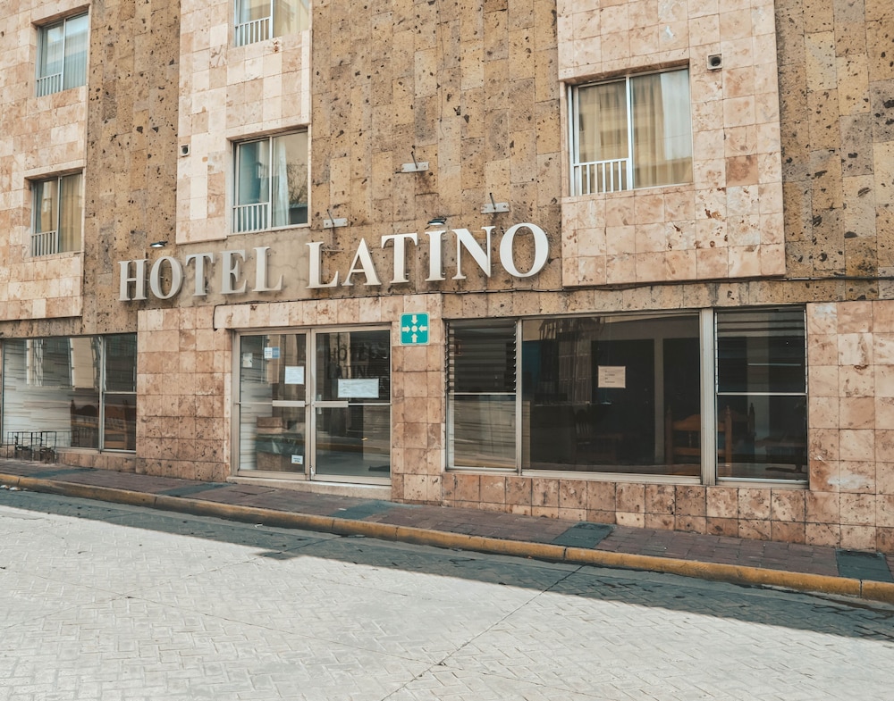 Hotel Latino 25/27