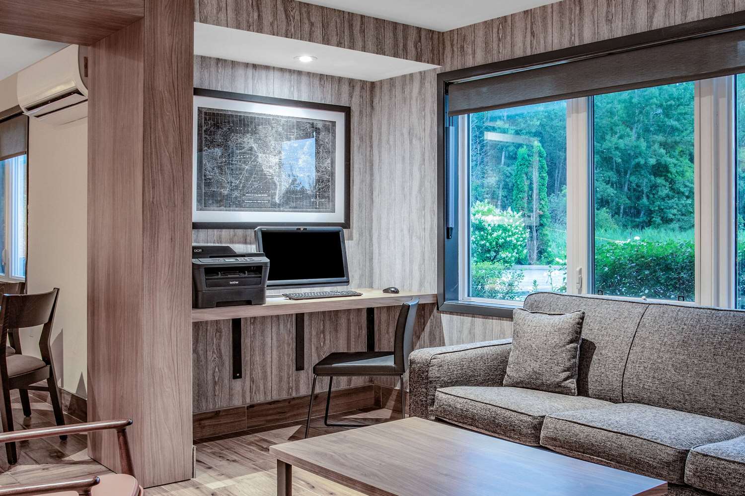 Super 8 by Wyndham Cornwall ON 16/21