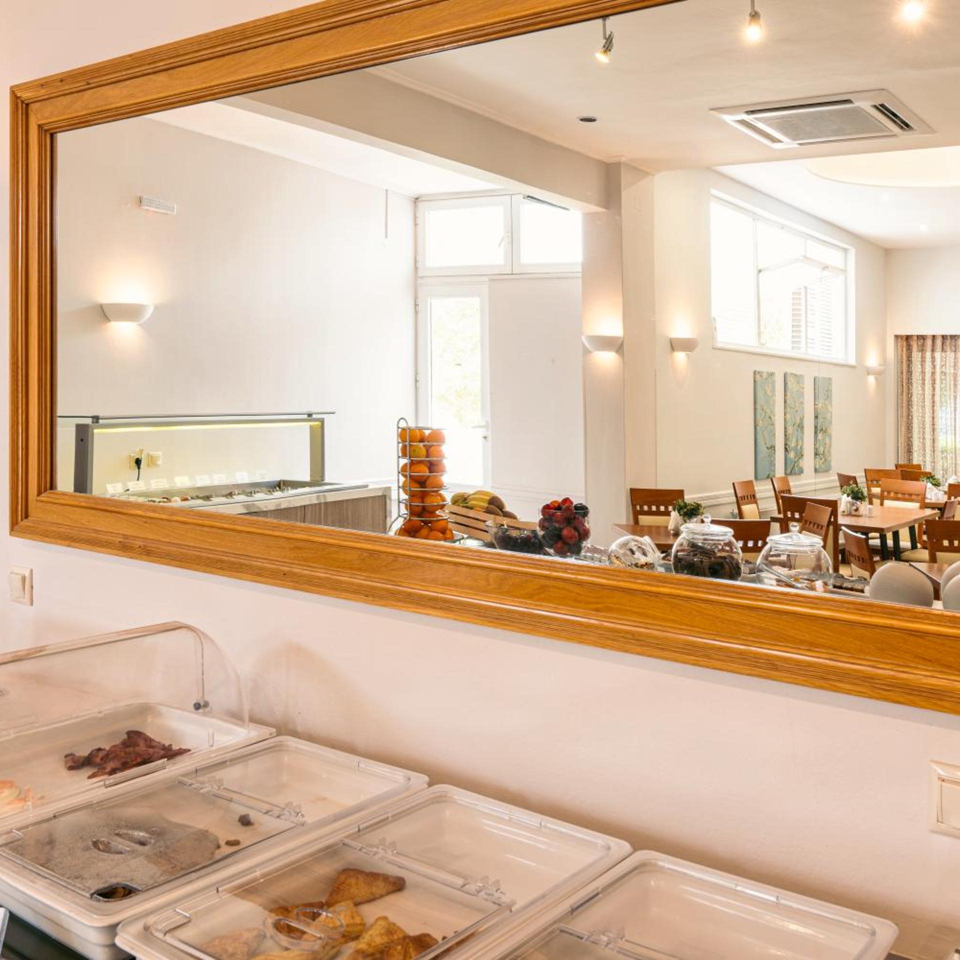 Danae Hotel 24/49